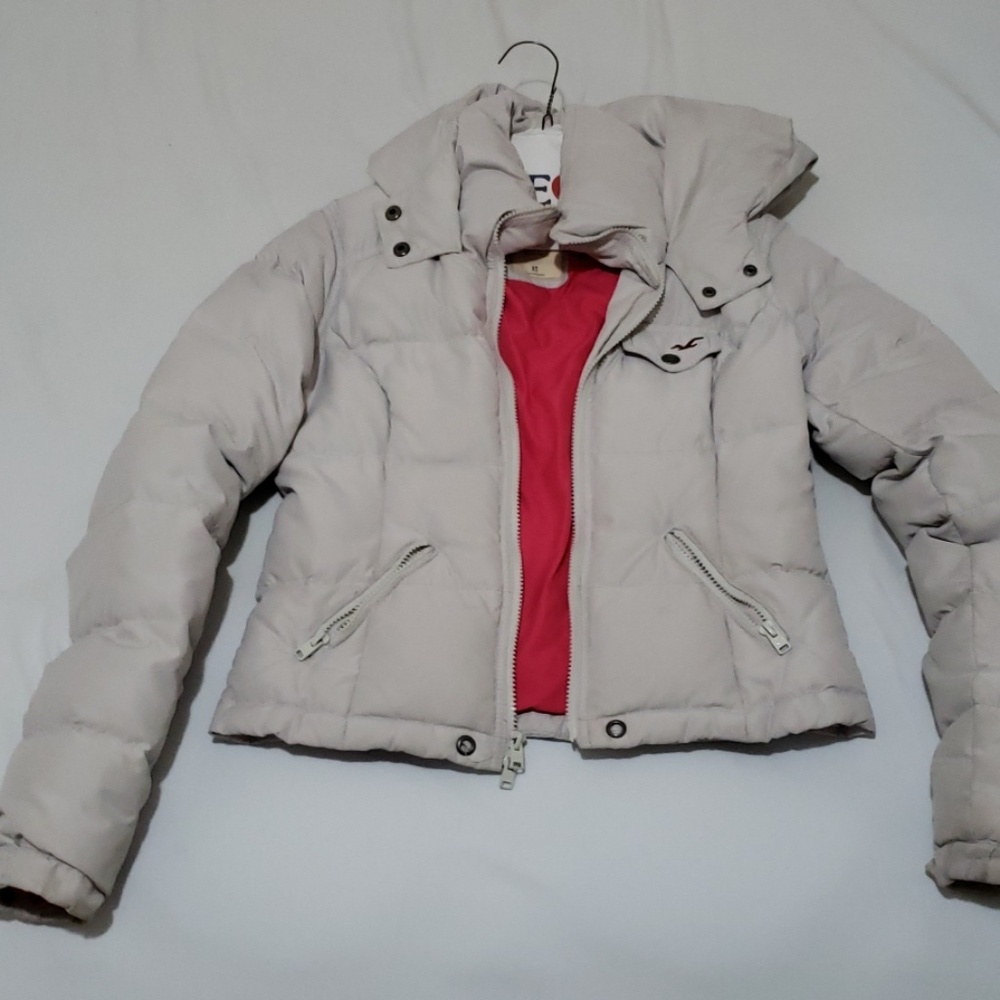 hollister off white puffer jacket